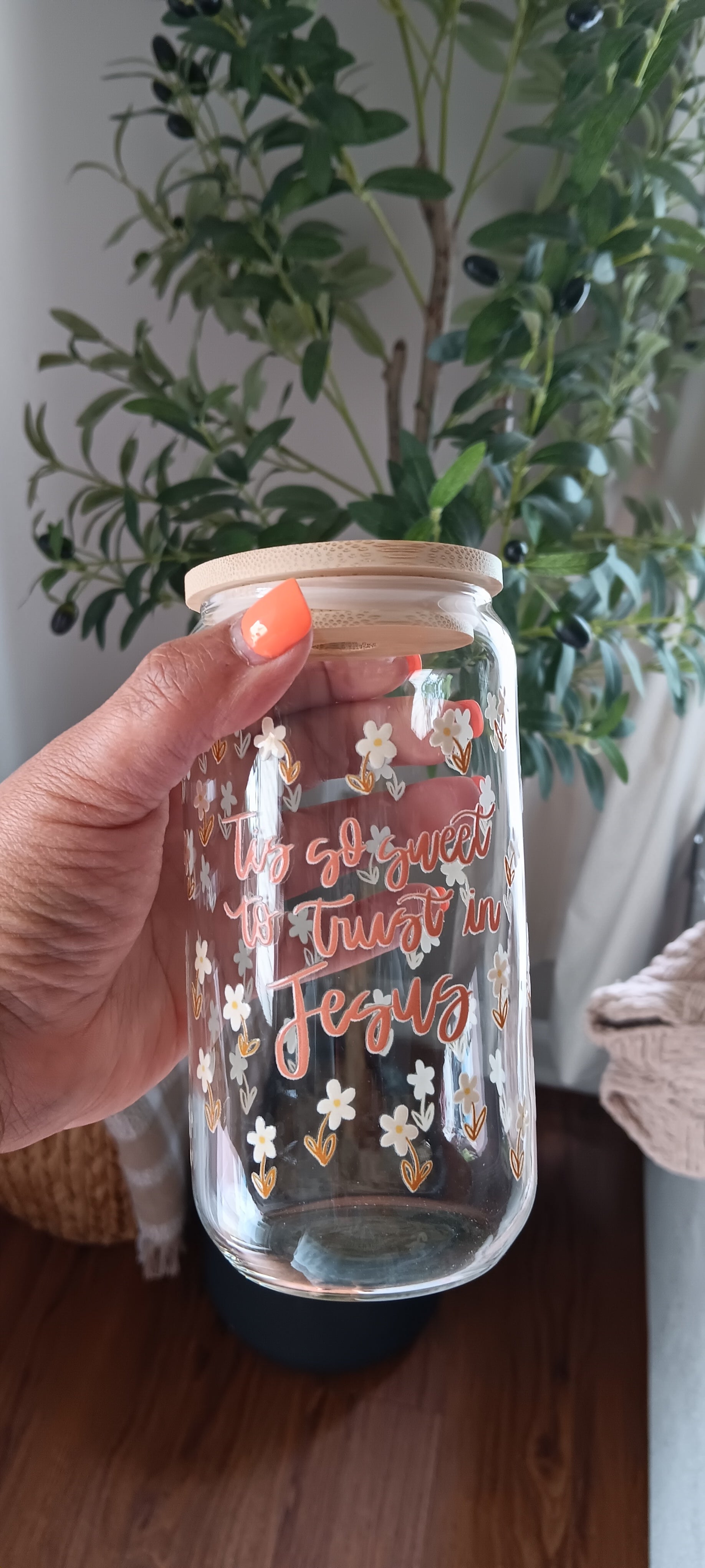 Trust in Jesus Glass tumbler